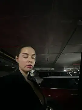 Stripchat Sex Cam of Alirawrz