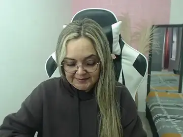 Stripchat Free Porn Cam of samy_vsn