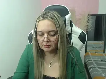 Stripchat Live Sex Cam of samy_vsn