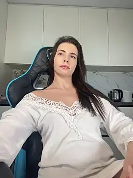 Stripchat Free Live Porn of CurlyLara