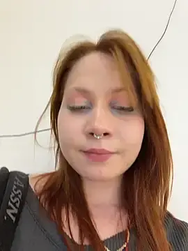 Stripchat Free Porn Cam of evi_magic
