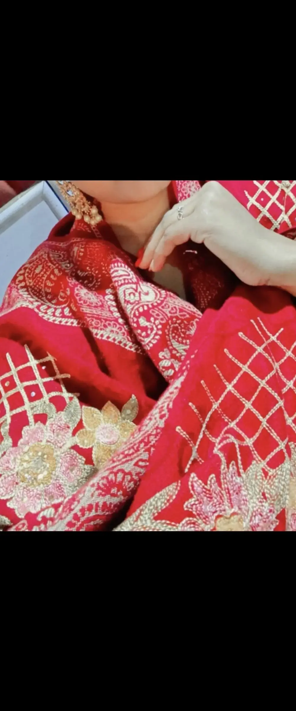 Sakshi-11