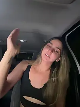 Stripchat Free Porn Cam of DoriDelux66
