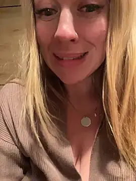 Stripchat Free Porn Cam of Sweet___Emily