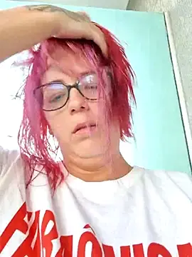 Stripchat Live Sex Cam of Escarlate4you_
