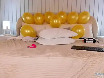 Stripchat Best live sex cam show of Maia_Collins