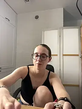 Stripchat Live Sex Cam of MartiniiSelenna