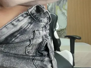 Stripchat Live Sex of Lili_16