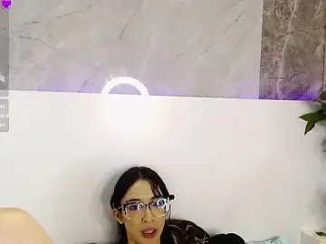 Stripchat Nude Webcam of EmiliaBell_