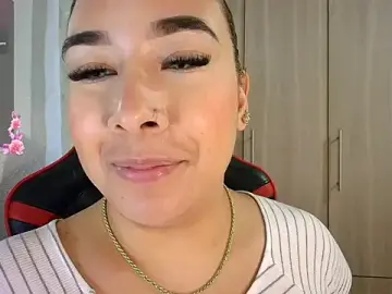 Stripchat Adult Webcam of leahtemptation3