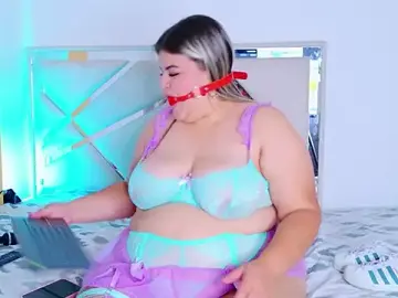 Stripchat Free Porn Cam of KiimBrooks