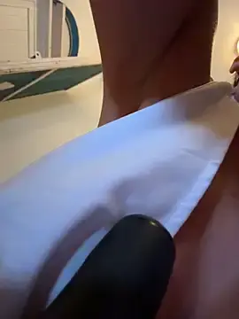 Stripchat Free Porn Cam of therealbeverlycious