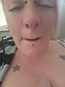 Stripchat Watch Live Sex Cams of PinkTheHawk