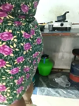 Stripchat Nude Webcam of MaaliiiPonuTamil