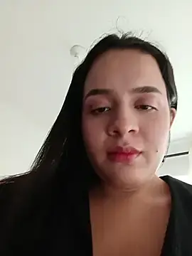 Stripchat Live Sex Cam of Julieth_hot-69