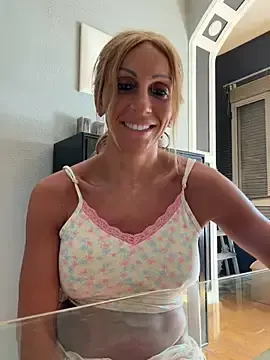 Stripchat Live Porn of cari_guerrera
