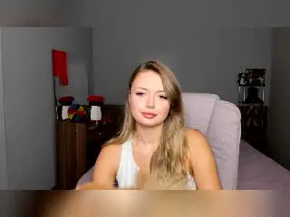Xlovecam Free Porn Cam of Destinis