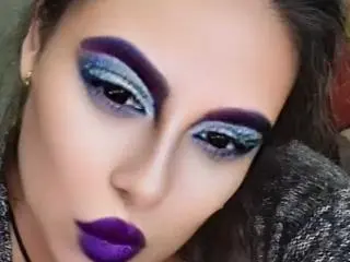 Xlovecam Sex Cam of MayaSmith
