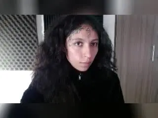 Xlovecam Sex Cam of LaurieRzz