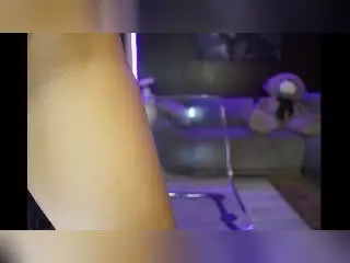 Xlovecam Watch Live Sex Cams of CarolinaPetra