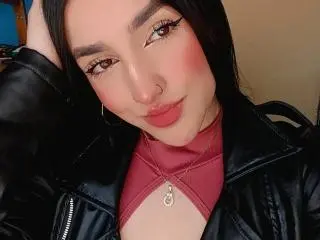 Xlovecam Live Porn of YviTaylor