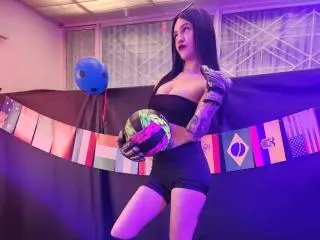 Xlovecam Free Live Porn of ViolettaSquirt