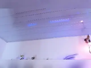 Xlovecam Live Porn of LucieMilner
