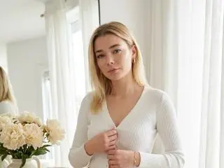 Xlovecam Sex Chat of AdrieneDegennaro