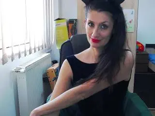 Xlovecam Live Sex Cam of BeatrixCharmm